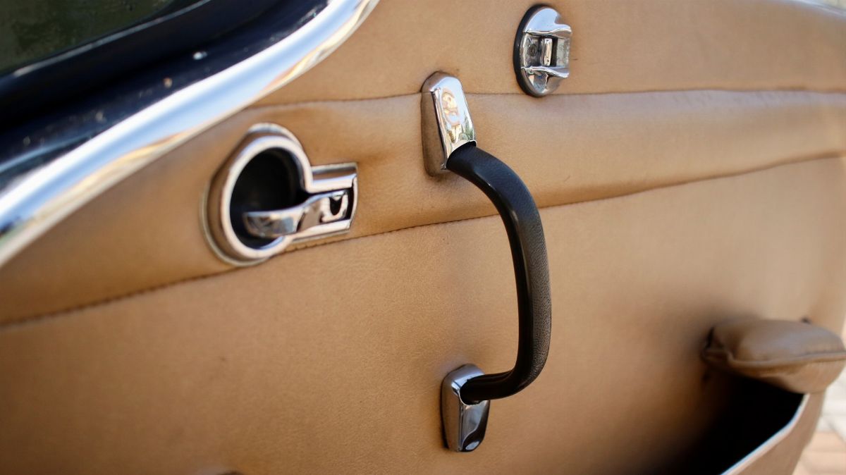 Mercedes-Benz 230 SL Pagoda (Mercedes-Benz)