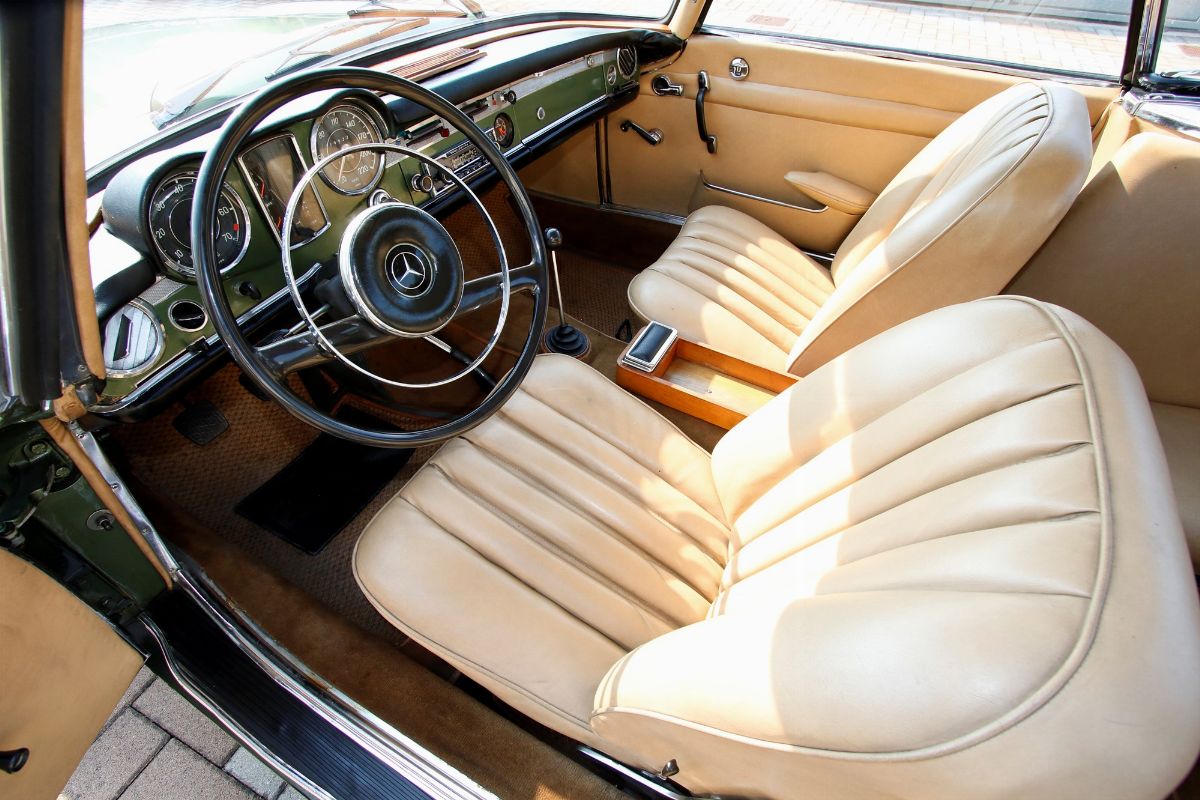 Mercedes-Benz 230 SL Pagoda (Mercedes-Benz)