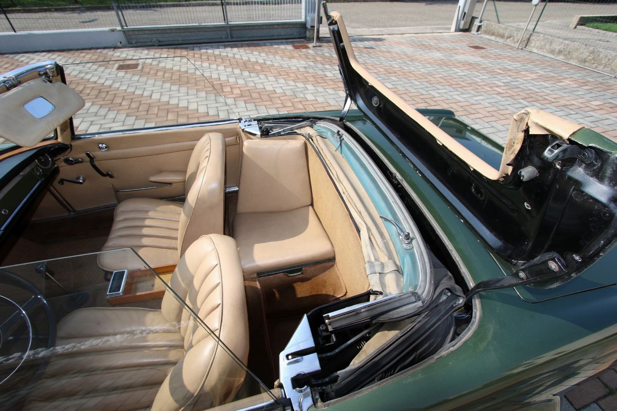 Mercedes-Benz 230 SL Pagoda (Mercedes-Benz)