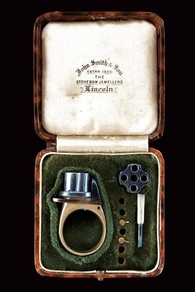 Pistola Ad Anello a Spillo "le Quartra Morts" con Custodia