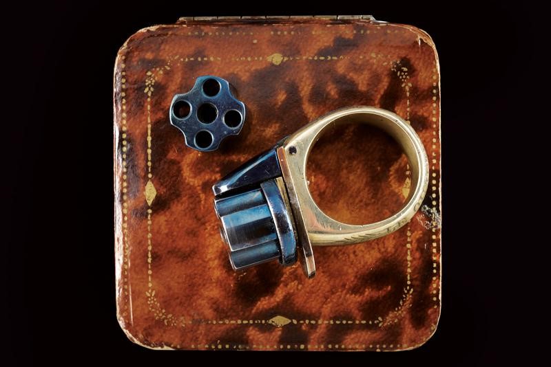 Pistola Ad Anello a Spillo "le Quartra Morts" con Custodia