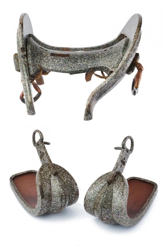 Bel Set di Kura (sella) e Abumi (staffe)
