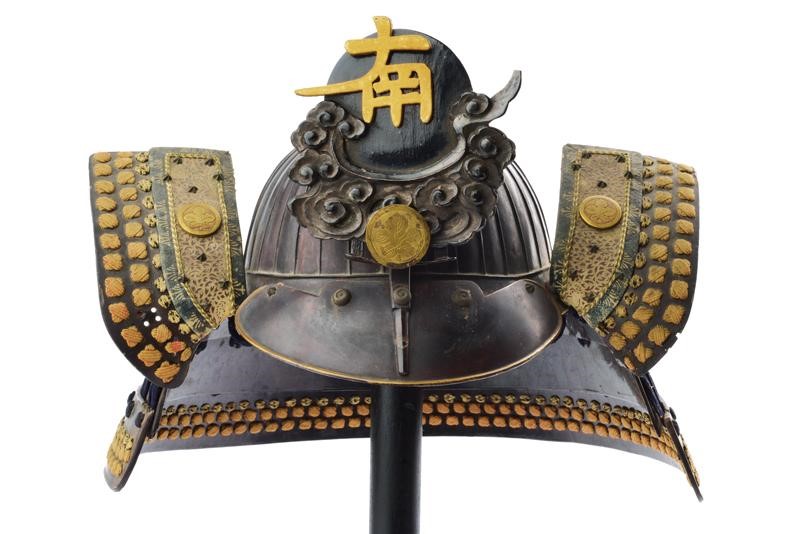 Suji Kabuto in Ferro con Certificato Nihon Bugu-kacchu Hozon-kennkyu-kai
