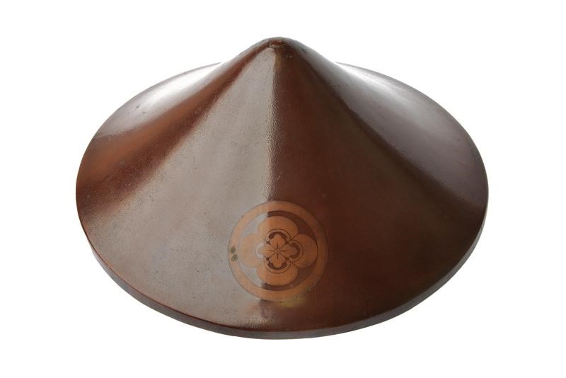 Ishime Jingasa con "maru-ni-mokkou-mon"