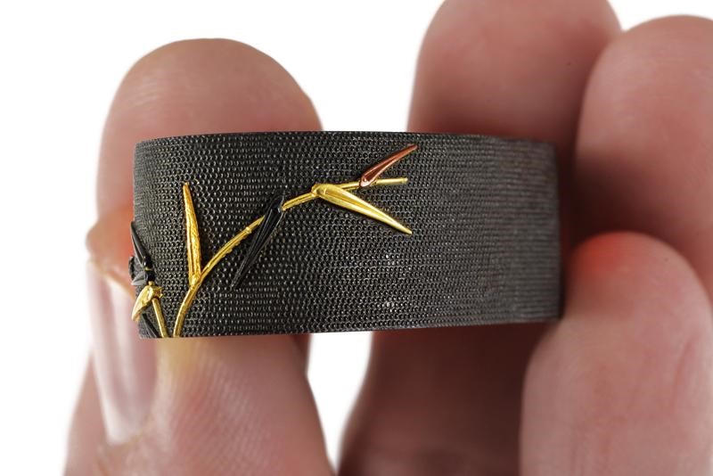 Fuchi e Kashira, Mei: Masanori Ishiguro