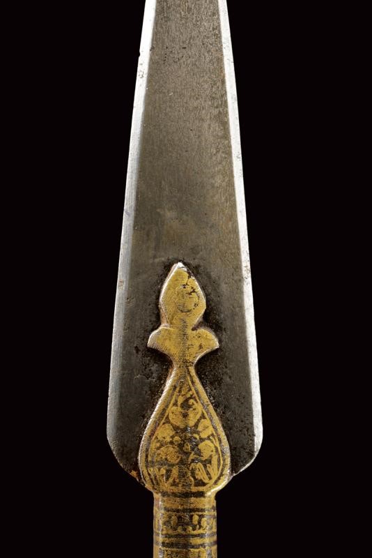 Set di un Coltello Pieghevole ed una Punta di Lancia in Astuccio Dipinto
