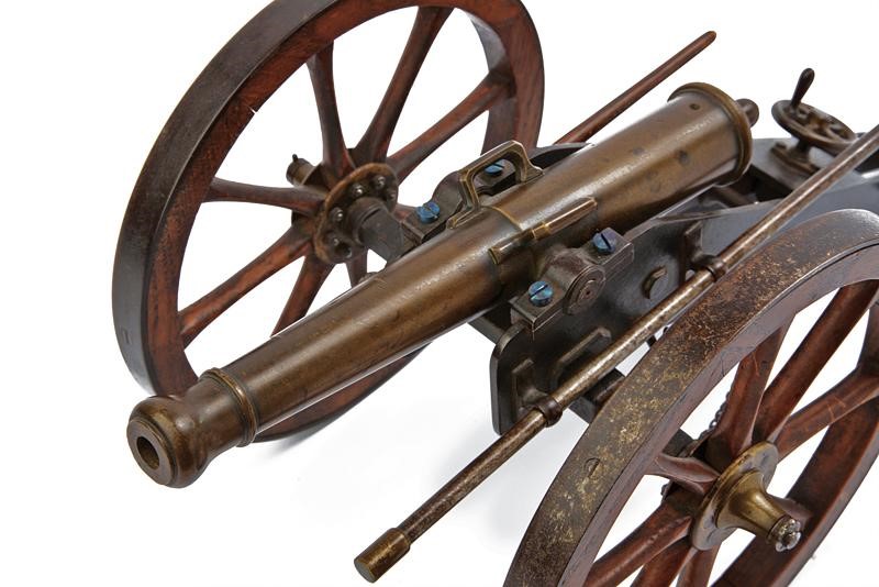Bel Modello di Cannone