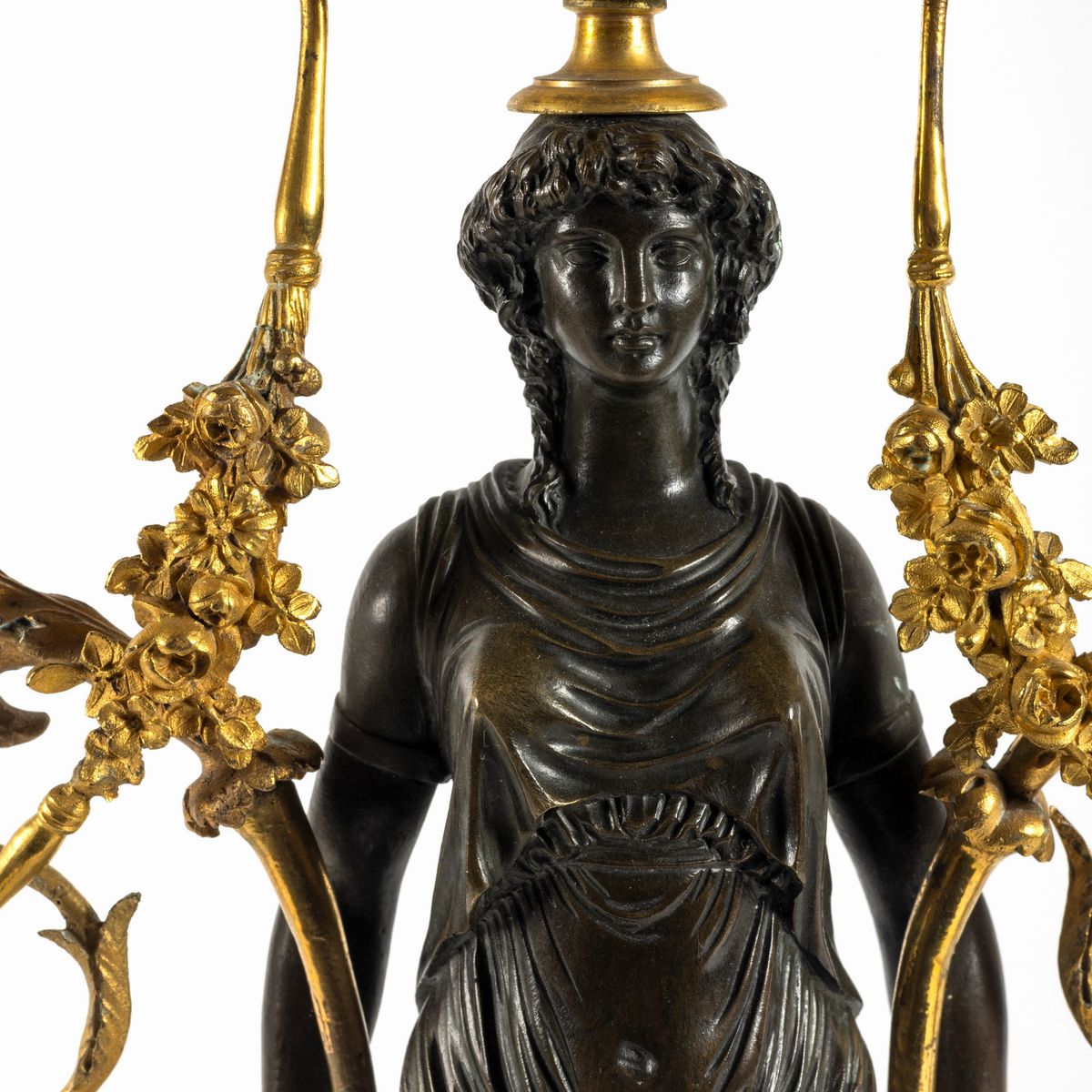 Coppia di Candelieri Impero a Due Braccia in Bronzo Dorato e a Patina Scura con Cariatidi, Franci...