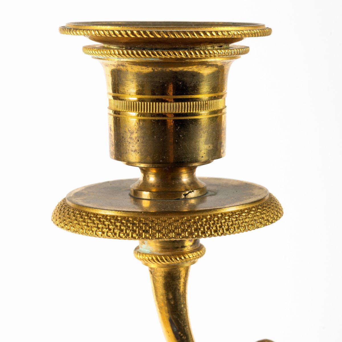 Coppia di Candelieri Impero a Due Braccia in Bronzo Dorato e a Patina Scura con Cariatidi, Franci...