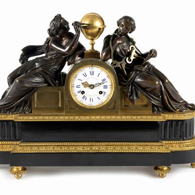 Pendola da Tavolo in Bronzo Dorato e a Patina Scura, con Allegoria Dell'astronomia, Circa 1830