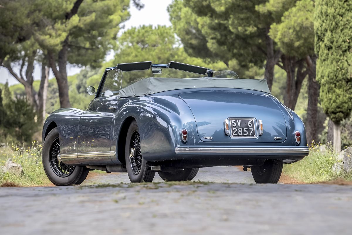 Alfa Romeo 6C 2500 Sport (Pinin Farina)