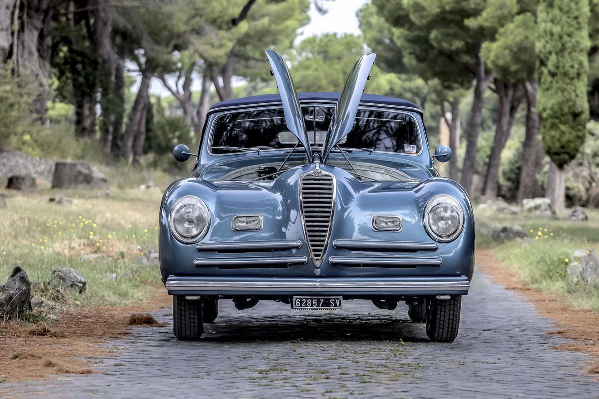 Alfa Romeo 6C 2500 Sport (Pinin Farina)