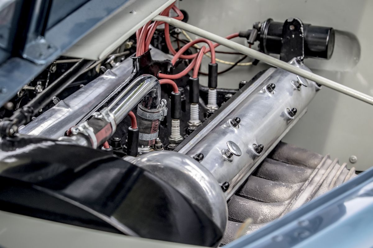 Alfa Romeo 6C 2500 Sport (Pinin Farina)