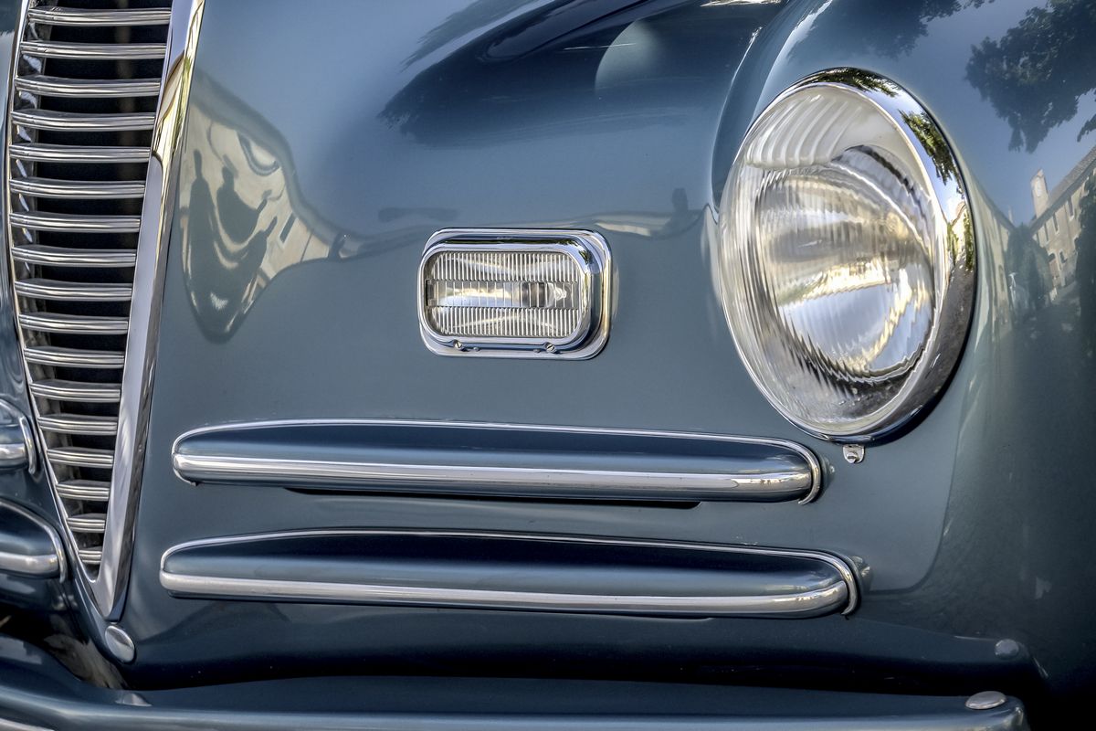 Alfa Romeo 6C 2500 Sport (Pinin Farina)