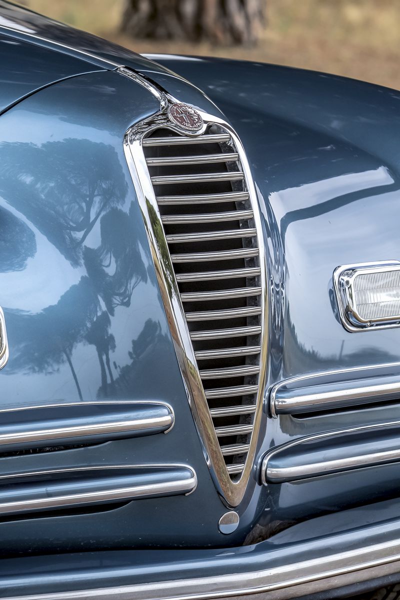 Alfa Romeo 6C 2500 Sport (Pinin Farina)