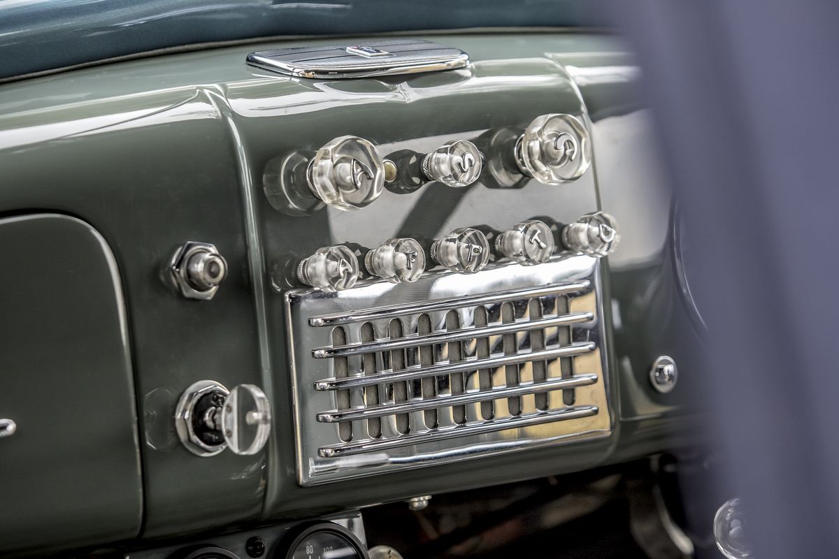 Alfa Romeo 6C 2500 Sport (Pinin Farina)