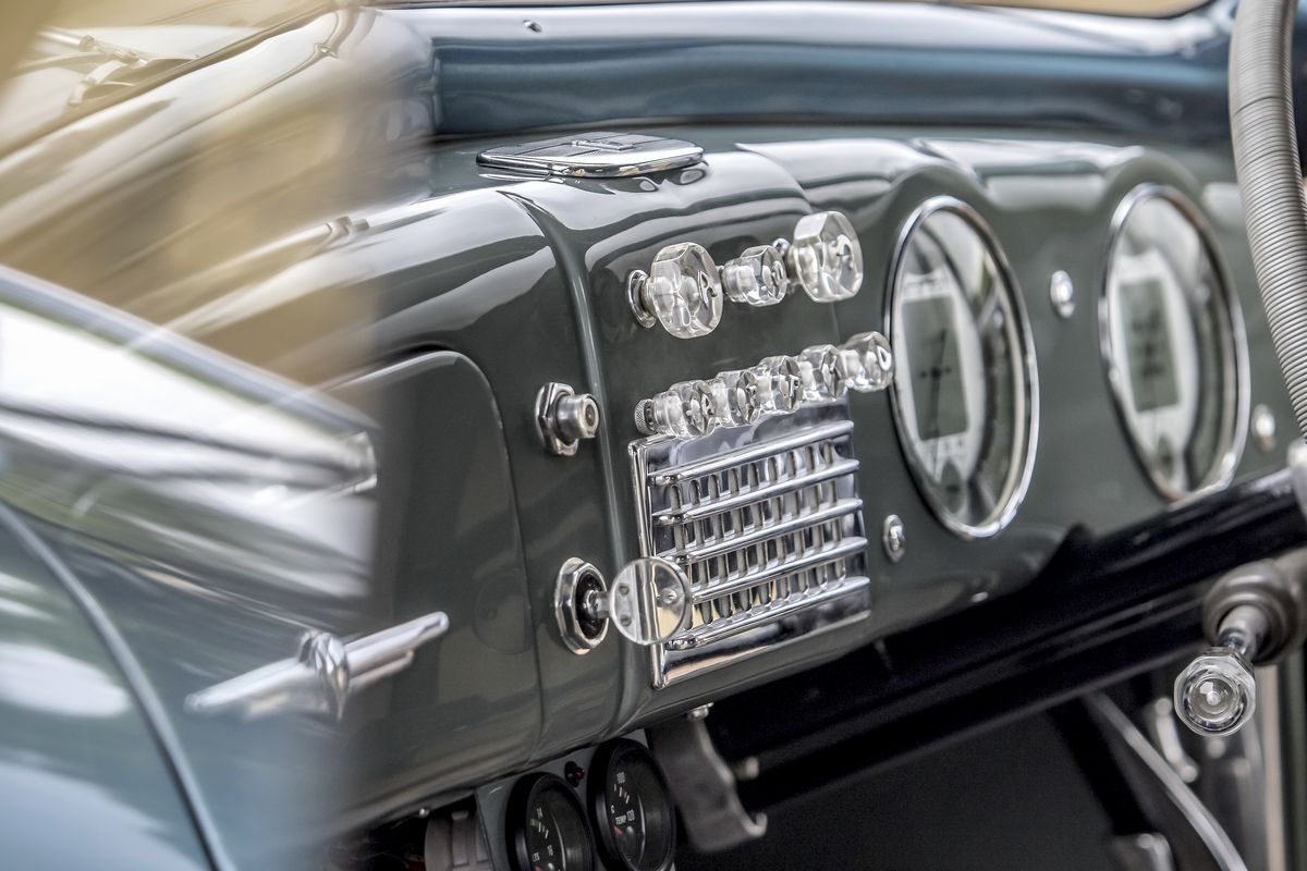 Alfa Romeo 6C 2500 Sport (Pinin Farina)