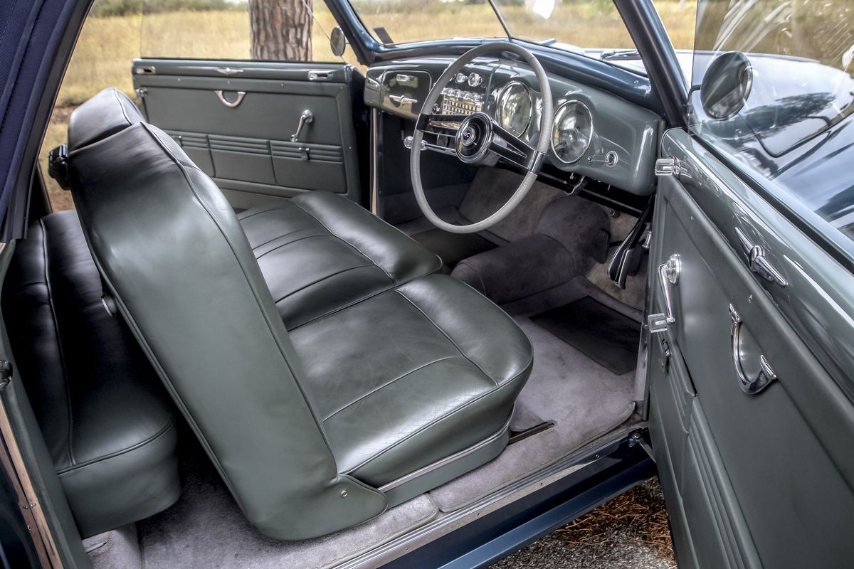 Alfa Romeo 6C 2500 Sport (Pinin Farina)