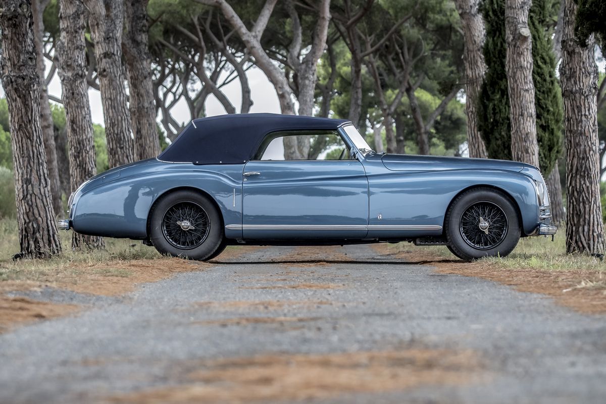 Alfa Romeo 6C 2500 Sport (Pinin Farina)