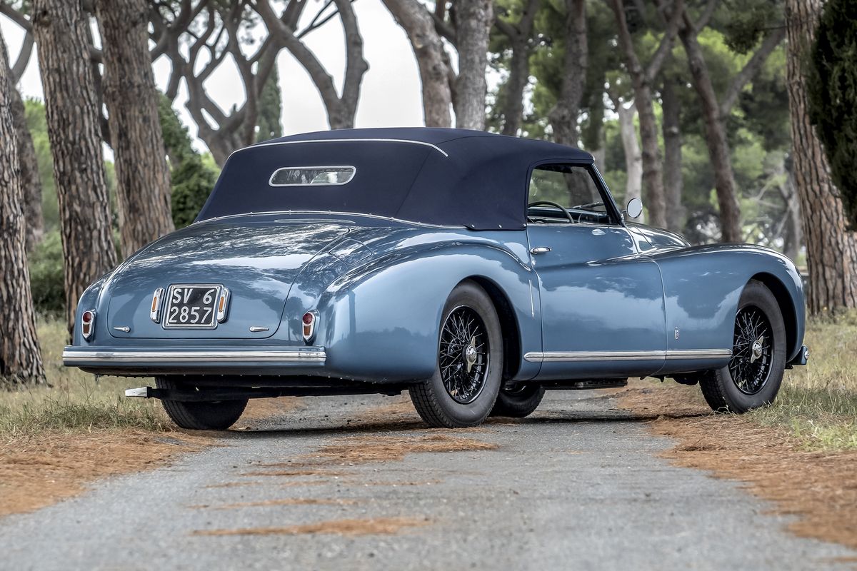Alfa Romeo 6C 2500 Sport (Pinin Farina)