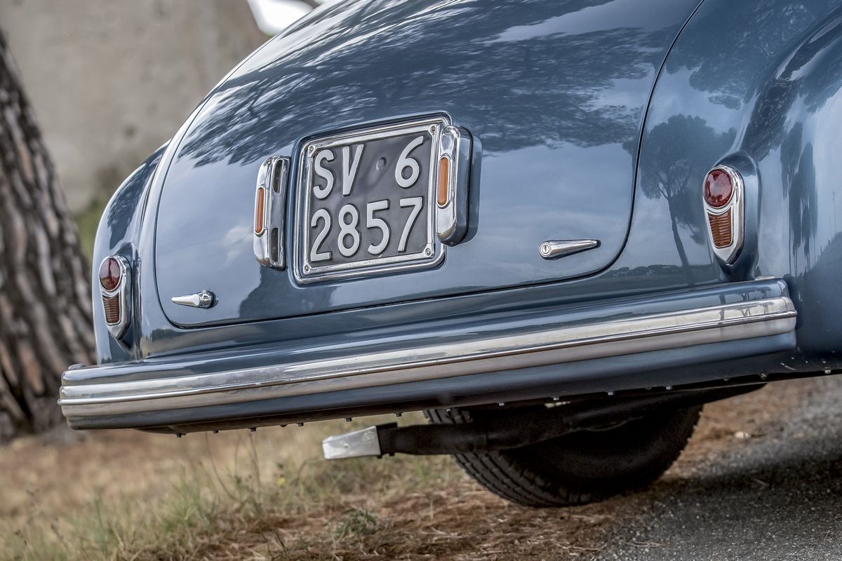 Alfa Romeo 6C 2500 Sport (Pinin Farina)