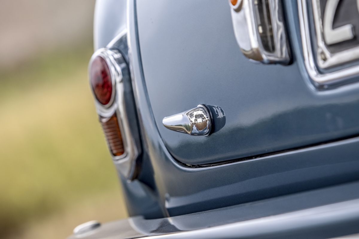 Alfa Romeo 6C 2500 Sport (Pinin Farina)