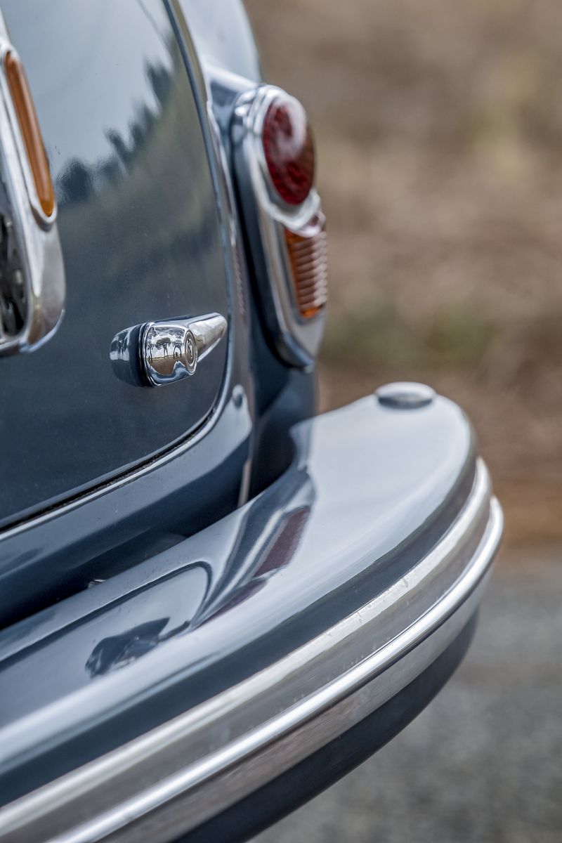 Alfa Romeo 6C 2500 Sport (Pinin Farina)