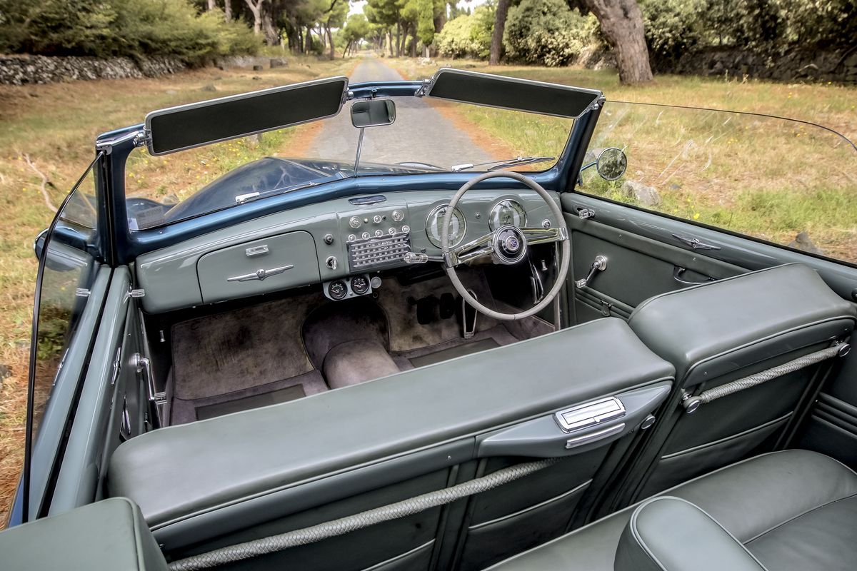 Alfa Romeo 6C 2500 Sport (Pinin Farina)