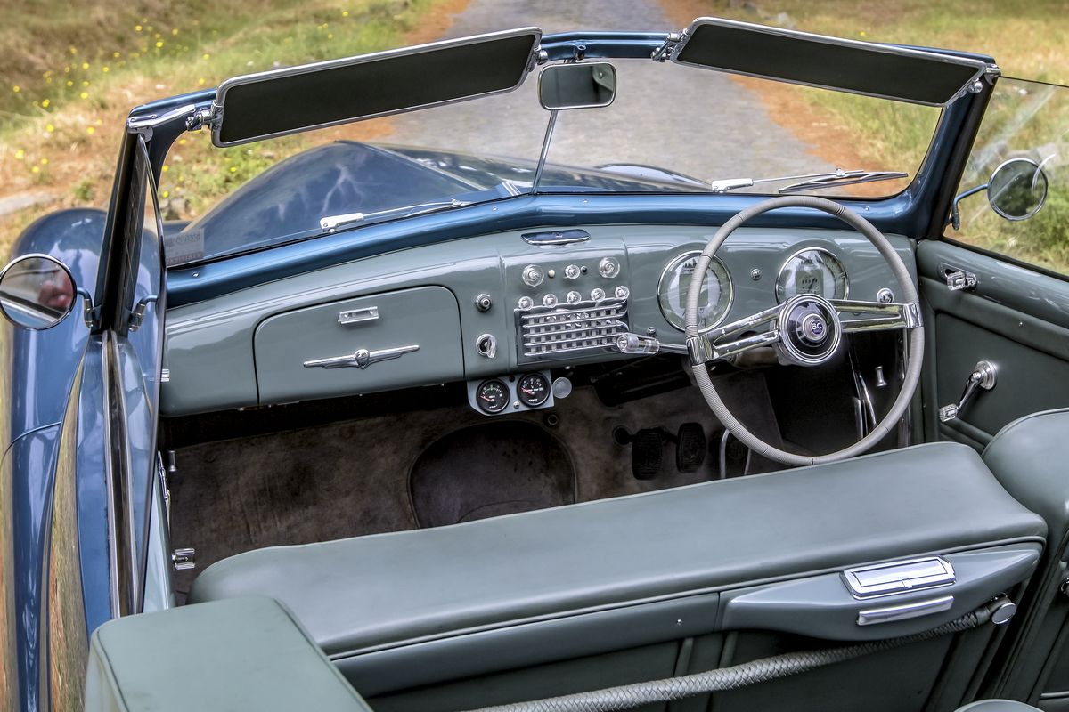 Alfa Romeo 6C 2500 Sport (Pinin Farina)