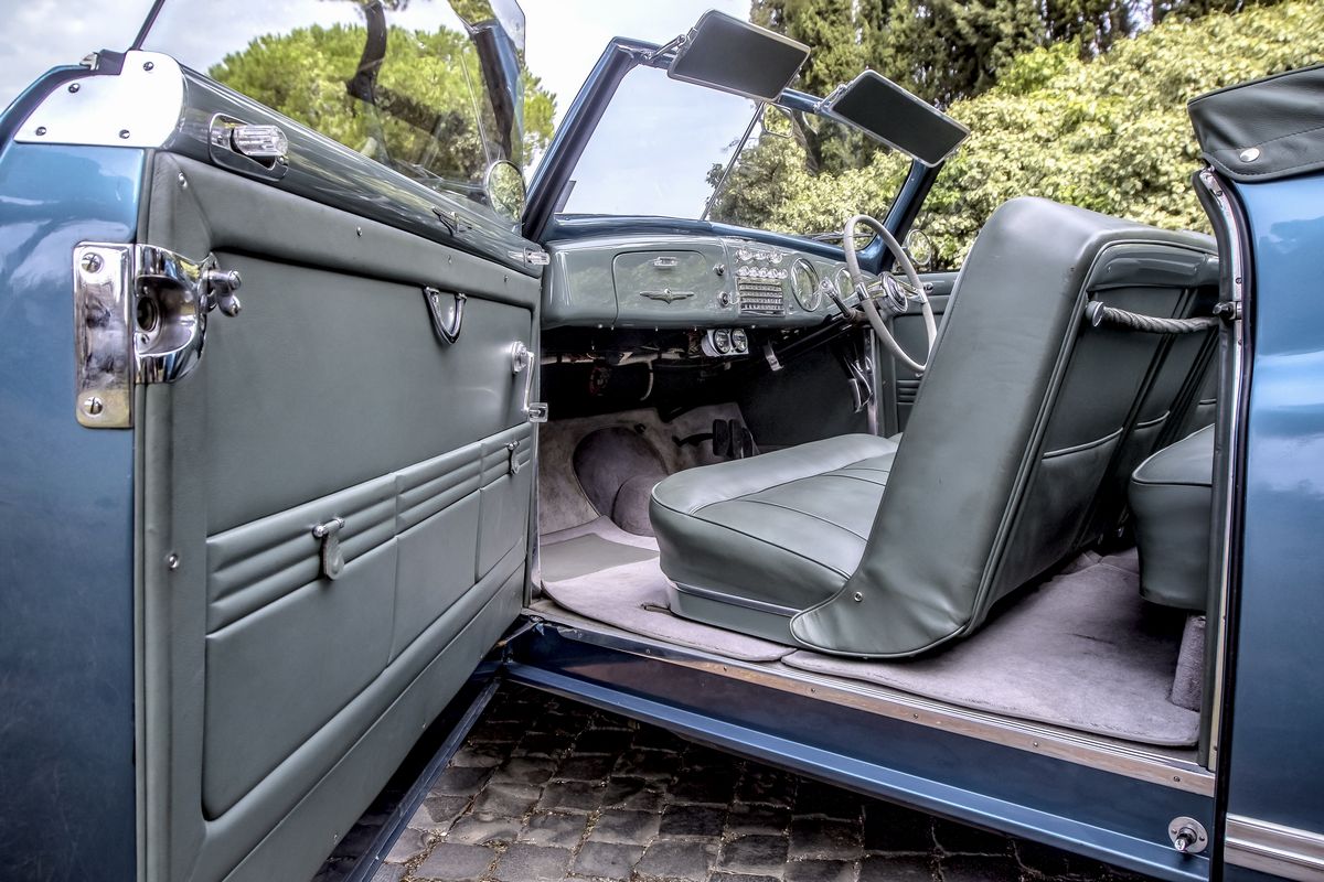 Alfa Romeo 6C 2500 Sport (Pinin Farina)