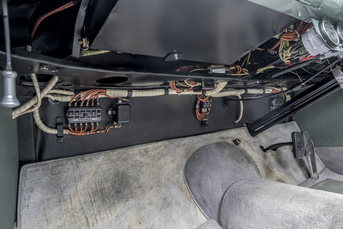 Alfa Romeo 6C 2500 Sport (Pinin Farina)