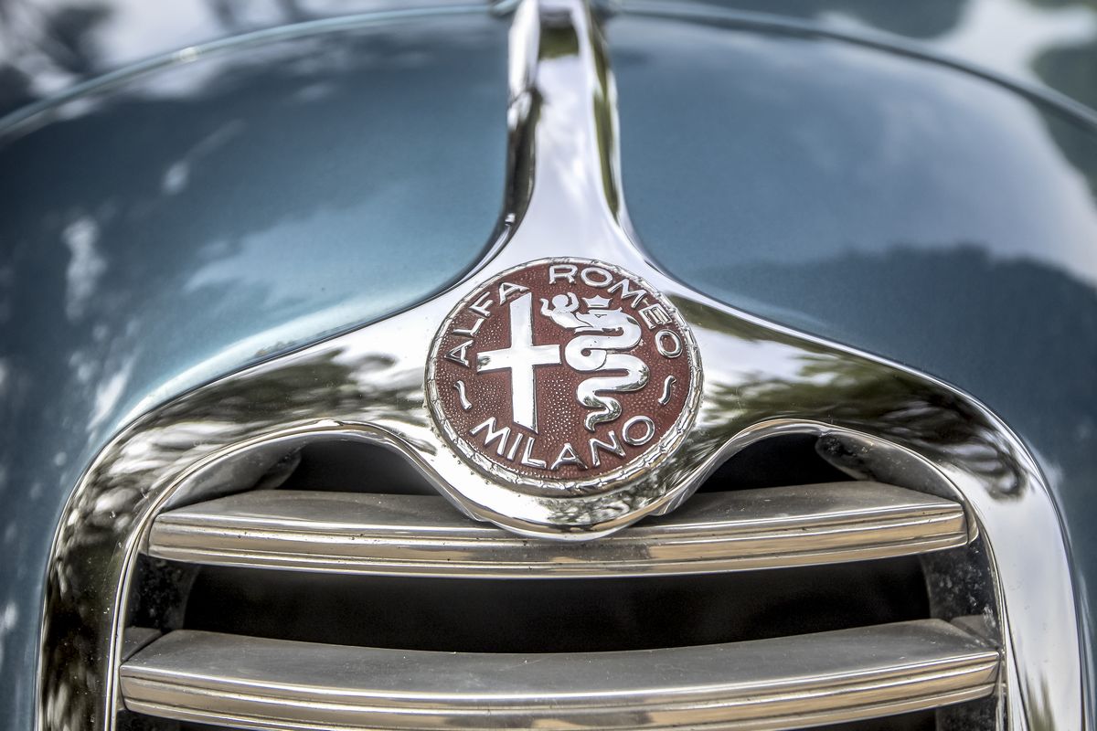 Alfa Romeo 6C 2500 Sport (Pinin Farina)