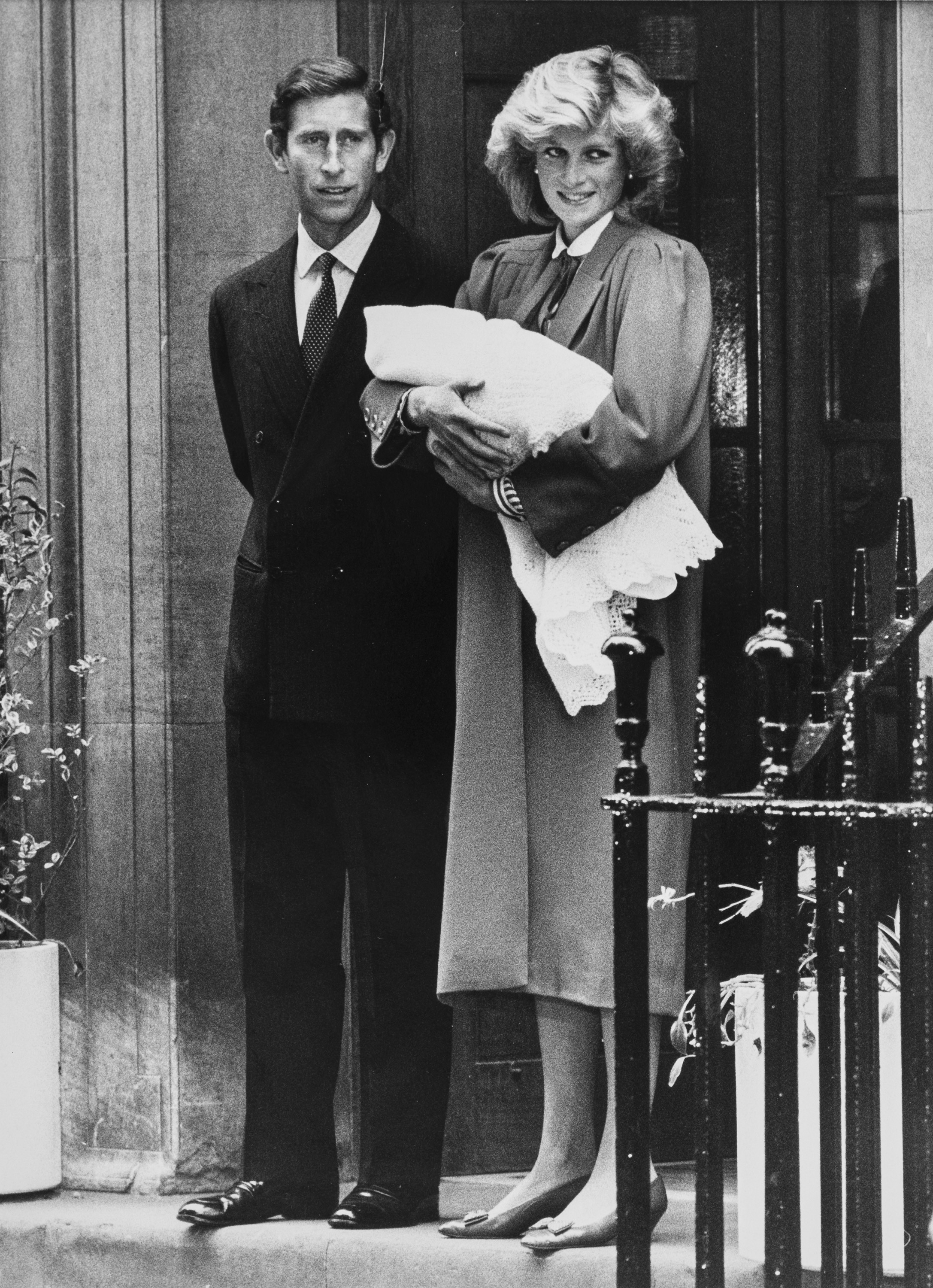 Anonimo - Stampe fotografiche di Lady Diana e il Principe Carlo (Second Baby), gelatina ai sali d...