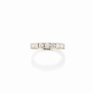  - Anello con diamanti