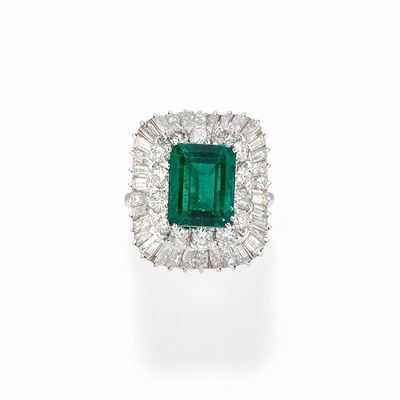 Anello con smeraldo Colombia, oro bianco 18k e diamanti