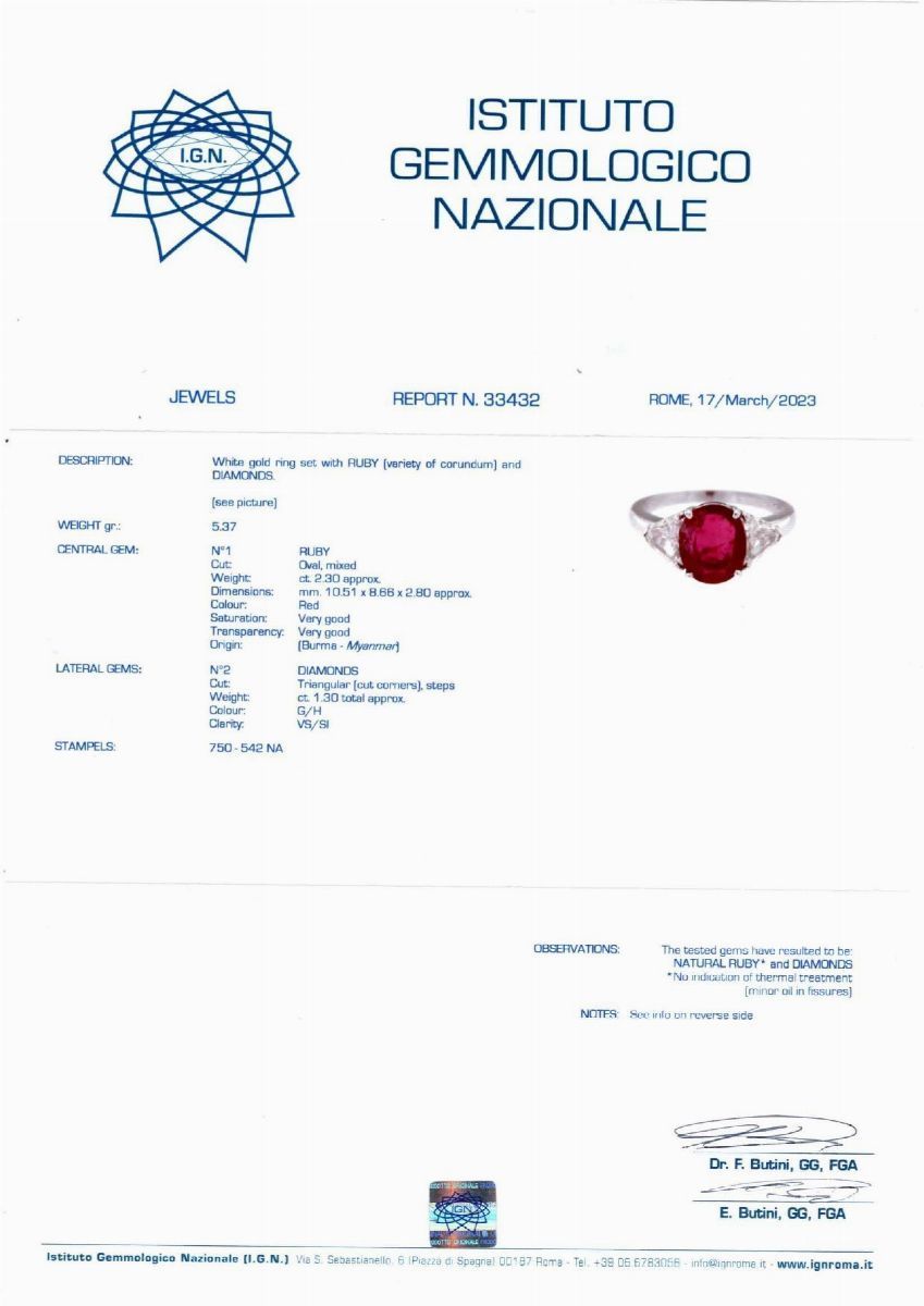 Anello in oro bianco 18k con rubino Burma e diamanti