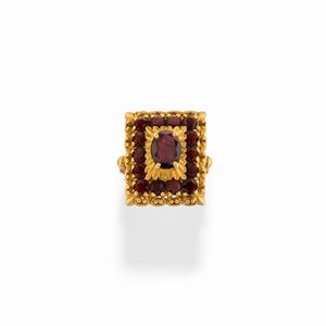  - Anello con granati