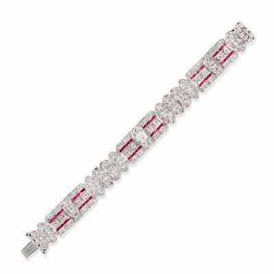 Bracciale in platino con rubini e diamanti taglio vecchio, circa 1930