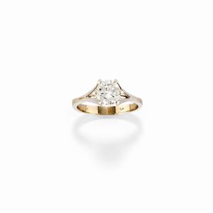  - Anello con diamante