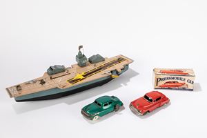 Lotto composta da portaerie e 2 auto modelli