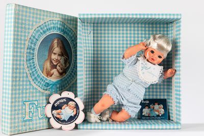 Bambola 'Ambrogina', anni '50, con scatola originale, cm 50