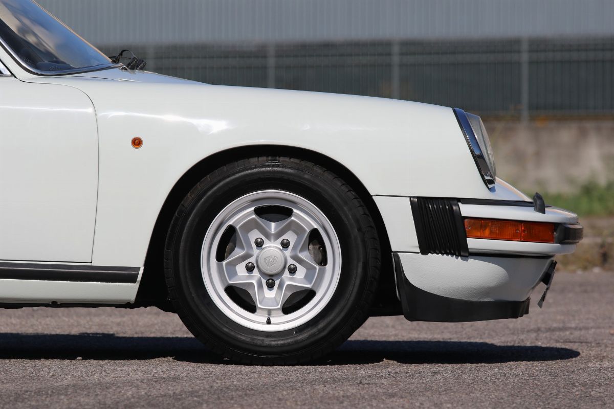 Porsche 911 2.7 S (Porsche)