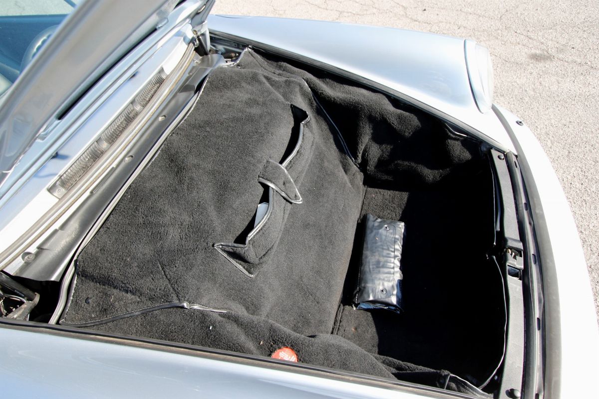 Porsche 964 Carrera 4 Cabriolet (Porsche)