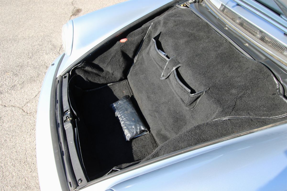 Porsche 964 Carrera 4 Cabriolet (Porsche)