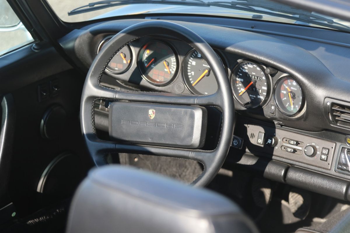 Porsche 964 Carrera 4 Cabriolet (Porsche)