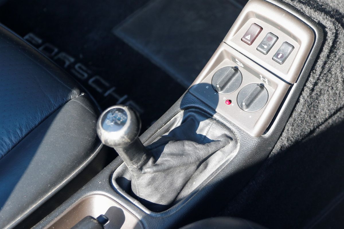 Porsche 964 Carrera 4 Cabriolet (Porsche)