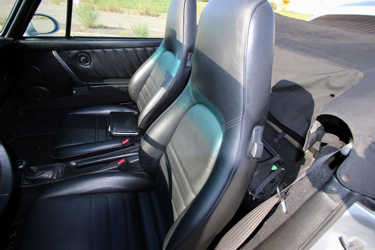 Porsche 964 Carrera 4 Cabriolet (Porsche)