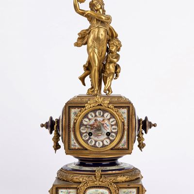 Orologio da appoggio francese, Napoleone III, bronzo dorato e porcellana dipinta