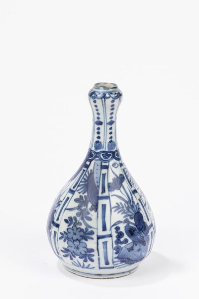 Vaso in porcellana bianca e blu, Cina, periodo Wanli (1572-1620)