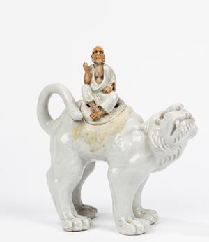 Bruciaprofumi in porcellana bianca. Manifattura Orientale, secolo XIX